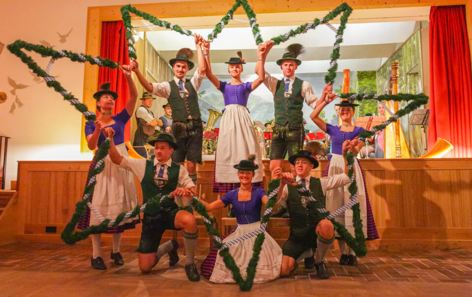 Bayrischzeller Tage im Klosterhof zur Post: Heimatabend mit dem Trachtenverein Bayrischzell