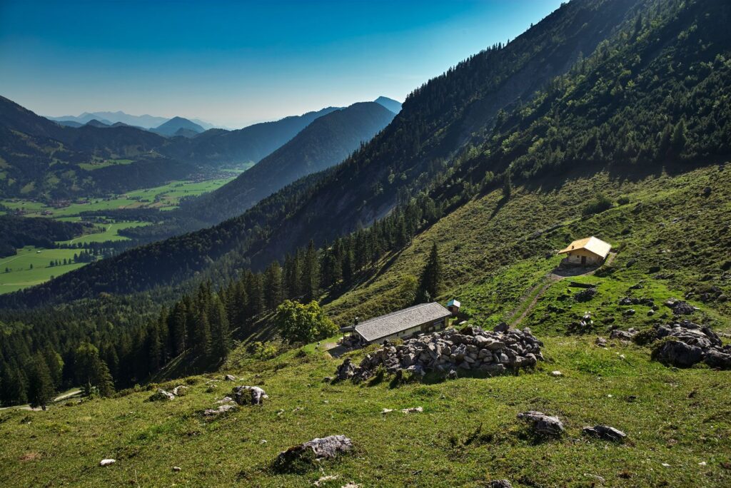 Auf 1330 m Höhe liegt die Geitauer Alm – hoch über dem Leitzachtal